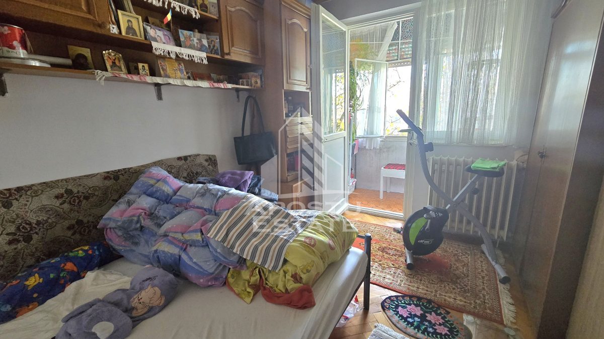 Apartament cu 4 camere, zona Cetatii - foto 3