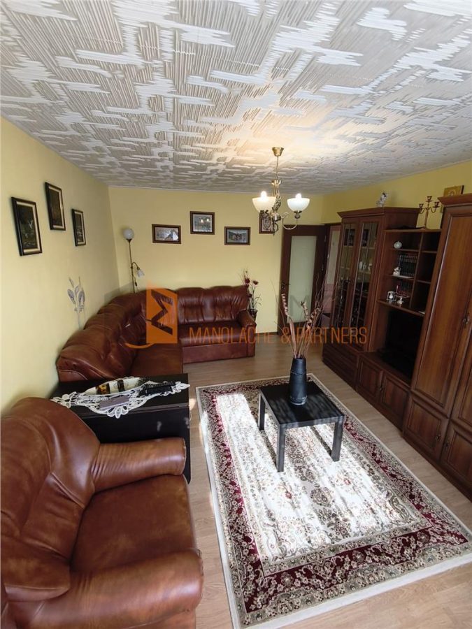 Apartament 3 camere cf 1 decomandat zona Unirii Sud-Viitorului - Buzau
