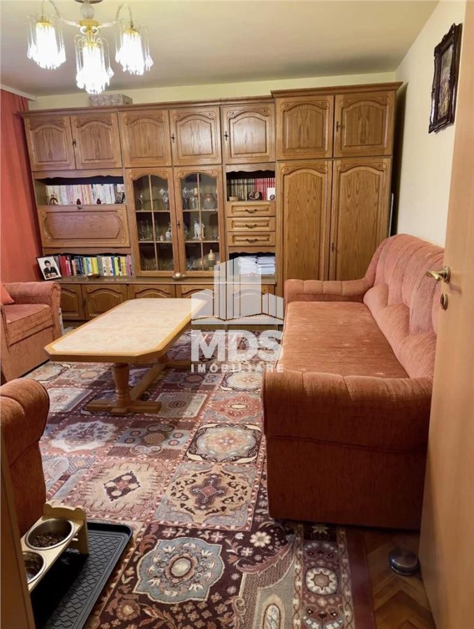 Decomandat, mobilat si utilat in bloc anvelopat linga Shopping City - Timisoara