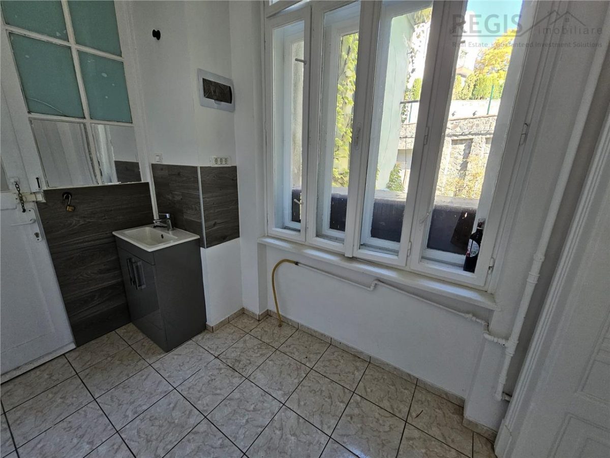 Studio Livada Postei  ULTRACENTRAL Brasov cu parcare, beci si anexa - foto 9