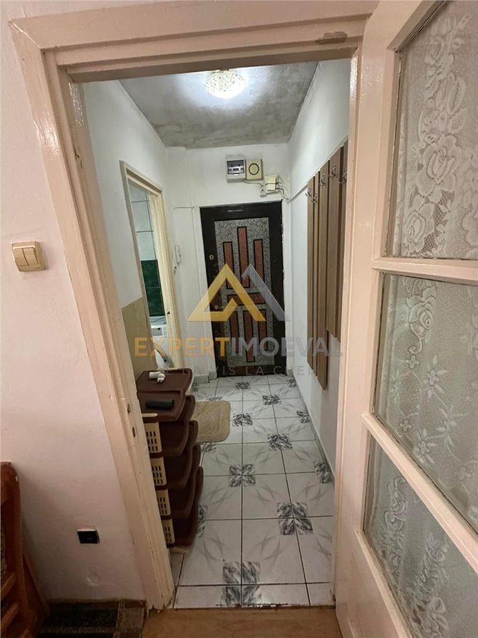 Vand apartament George Enescu,  31mp, etaj 4/4 pret mic 42.000 euro - foto 3