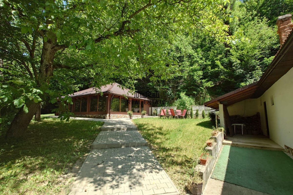 Pensiune Bulzestii de Sus - foto 4