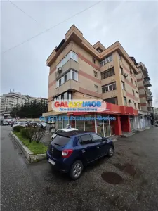 Inchiriere spatiu Comercial central situat aproape de Mall Pitesti - Pitesti
