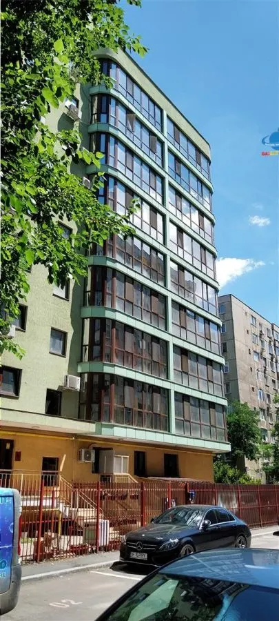 Inchiriere Apartament 3  camere etaj 5 ,70 mp , centrala termica - foto 1