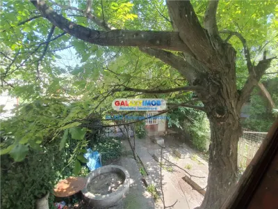 Vanzare teren 420mp, constructie 130mp Piata Victoriei Sfintii Voievoz - foto 1