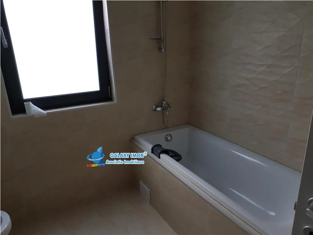 Inchiriez apartament cu 3 camere , Nord, bloc nou, mobilat - utilat - foto 10