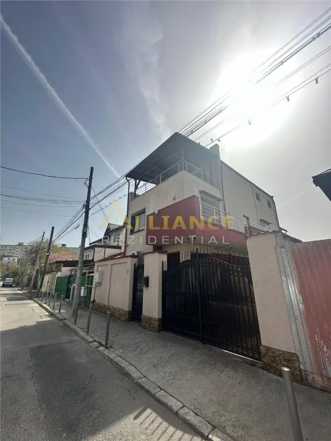 Piata Sudului ~Casa individuala 4 camere ~ 3 bai - foto 1