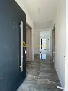 Casa cu 3 camere, Teren 190 mp { Acces rapid STB 440 Piata Sudului } - foto 5