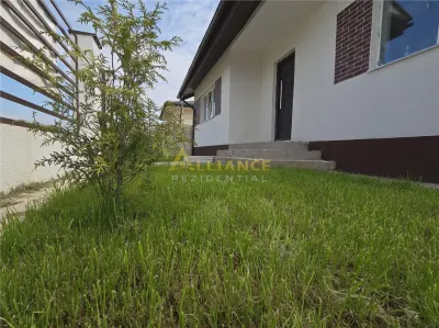 Casa parter- pod mansardat- 360mp teren- placa de beton - foto 1