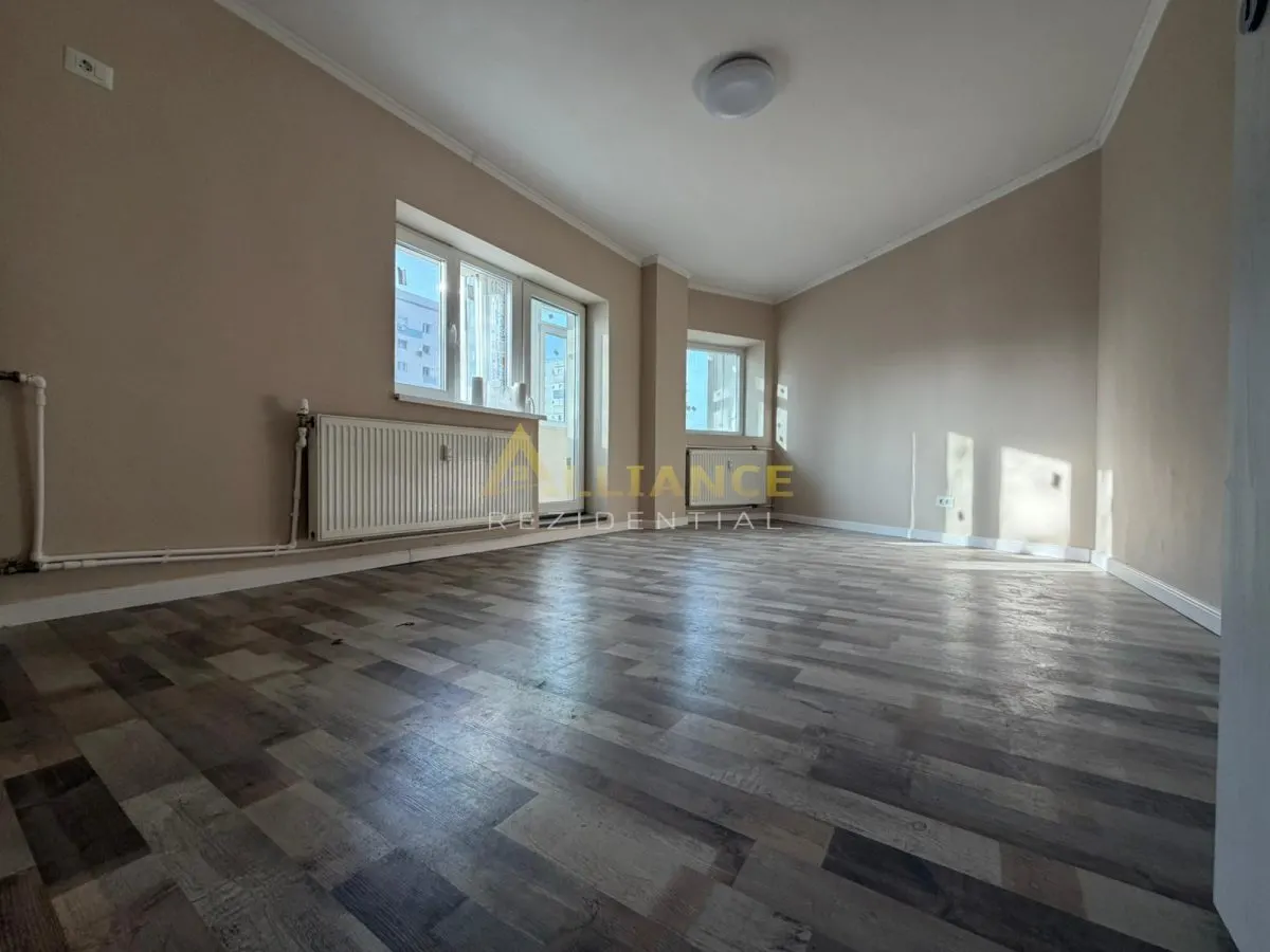 5 Min Metrou Aparatorii Patriei Apartament 3 camere decomandat - foto 1
