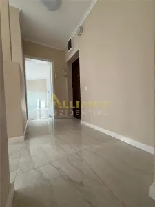 5 Min Metrou Aparatorii Patriei Apartament 3 camere decomandat - foto 2