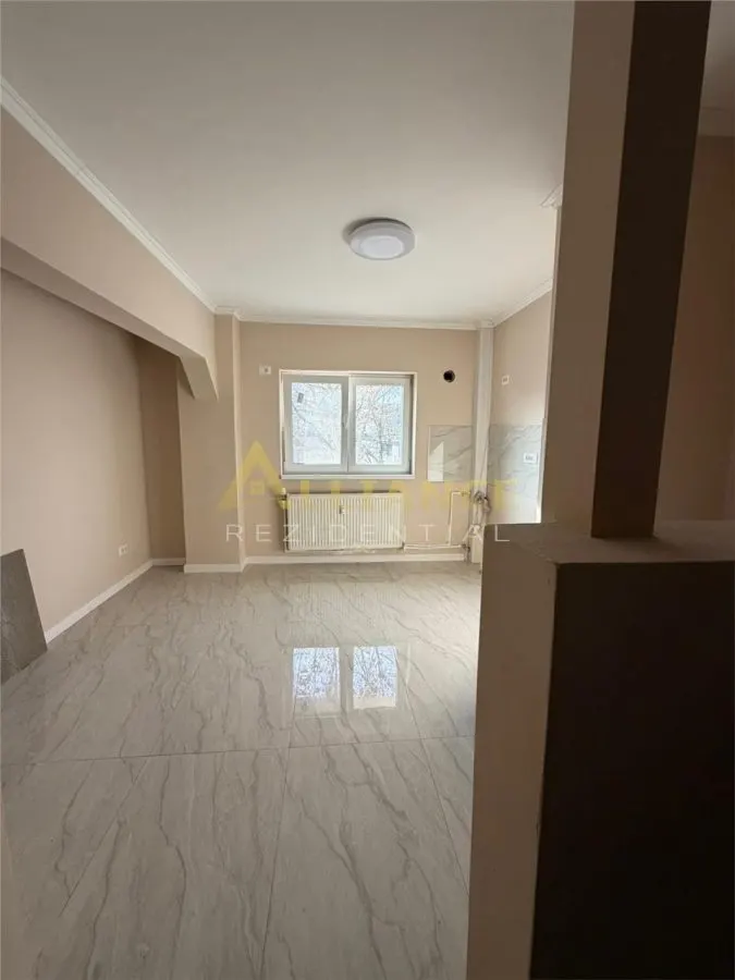 5 Min Metrou Aparatorii Patriei Apartament 3 camere decomandat - foto 4
