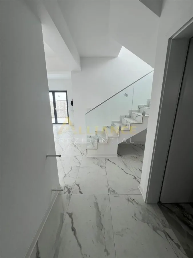 Vila Individuala - 4 camere - 2 bai - beci- 375mp teren - foto 5