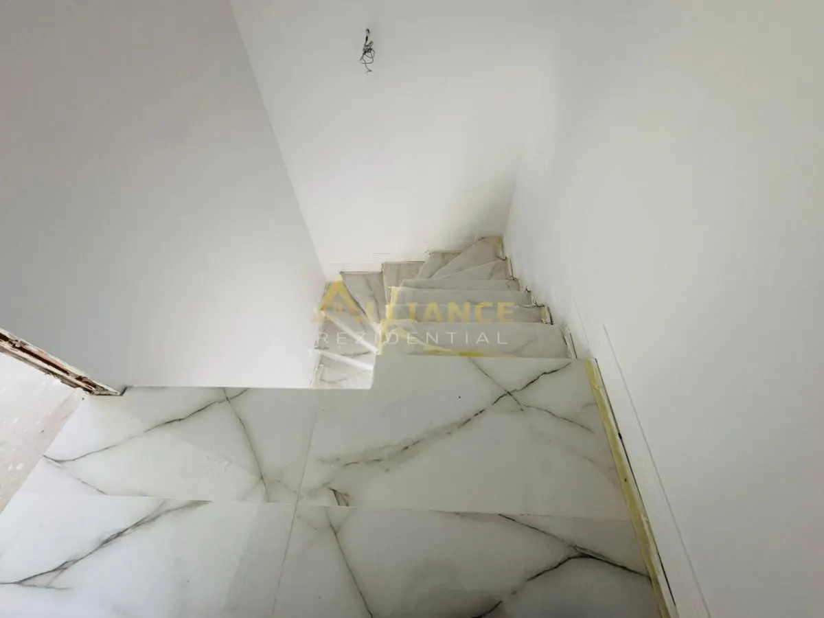 Vila de vanzare || 4 camere || curte mare || aproape Grand Arena - foto 10