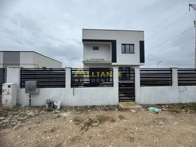 Casa noua, moderna - 3 dormitoare, 2 bai, teren 350 mp - foto 3