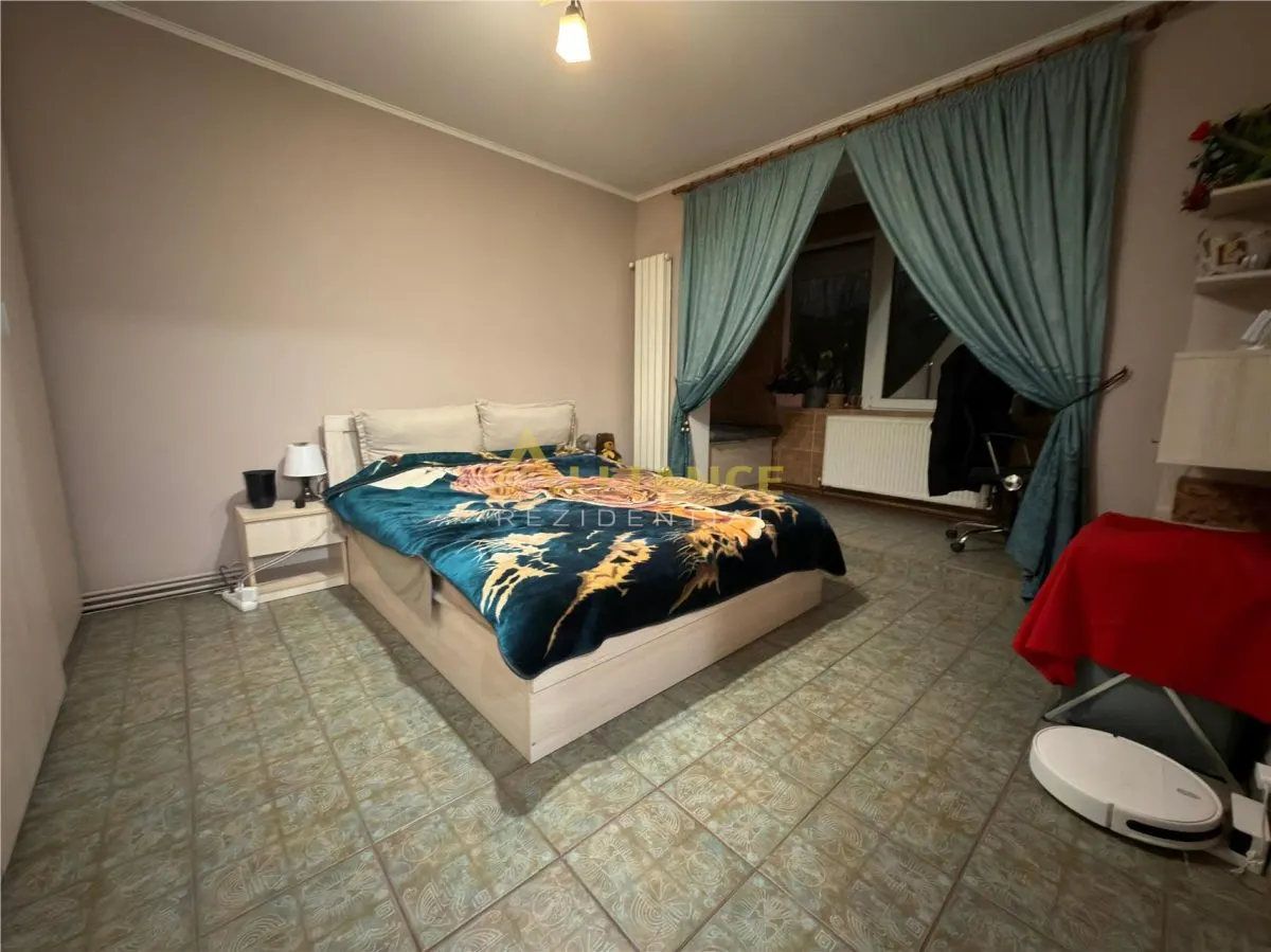 Apartament 3 camere de vanzare – Strada Izvorul Muresului - foto 1