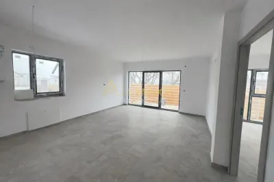 Casa 3 camere- strada asfaltata- 67 mp utili - foto 4