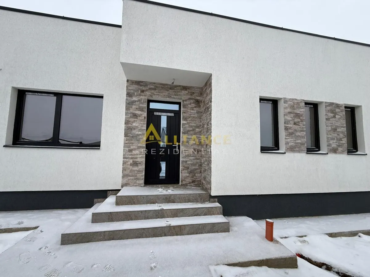 Casa individuala parter 3 camere 2 bai + dressing - foto 1