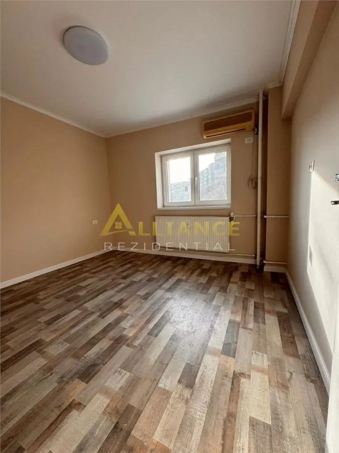 Metrou Aparatorii Patriei - 3 camere complet decomandat - foto 2
