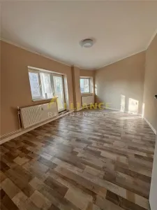 Metrou Aparatorii Patriei - 3 camere complet decomandat - foto 15