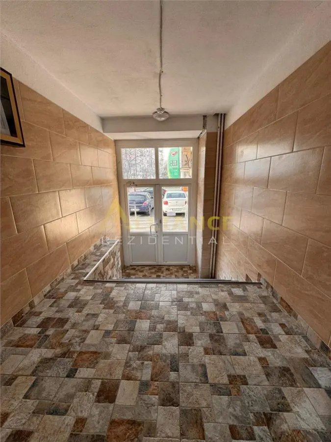 Metrou Aparatorii Patriei - 3 camere complet decomandat - foto 17