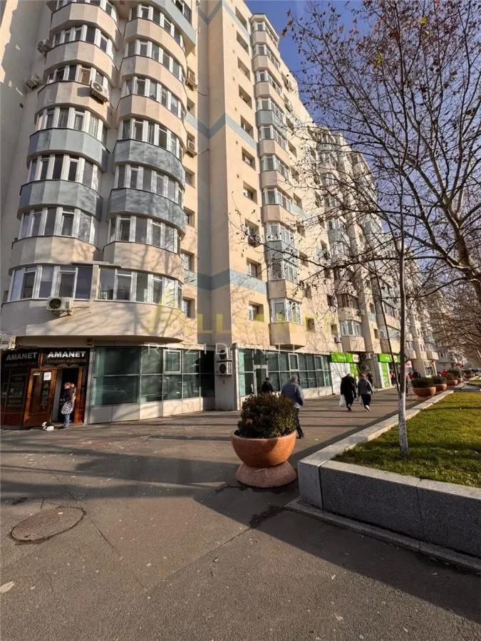 Metrou Aparatorii Patriei - 3 camere complet decomandat - foto 20