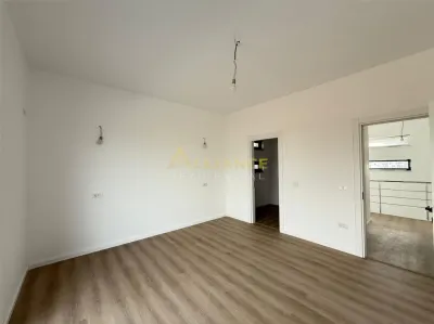 Vile individuale | 4 camere | 2 bai | Curte amenajata | Asfalt - foto 14