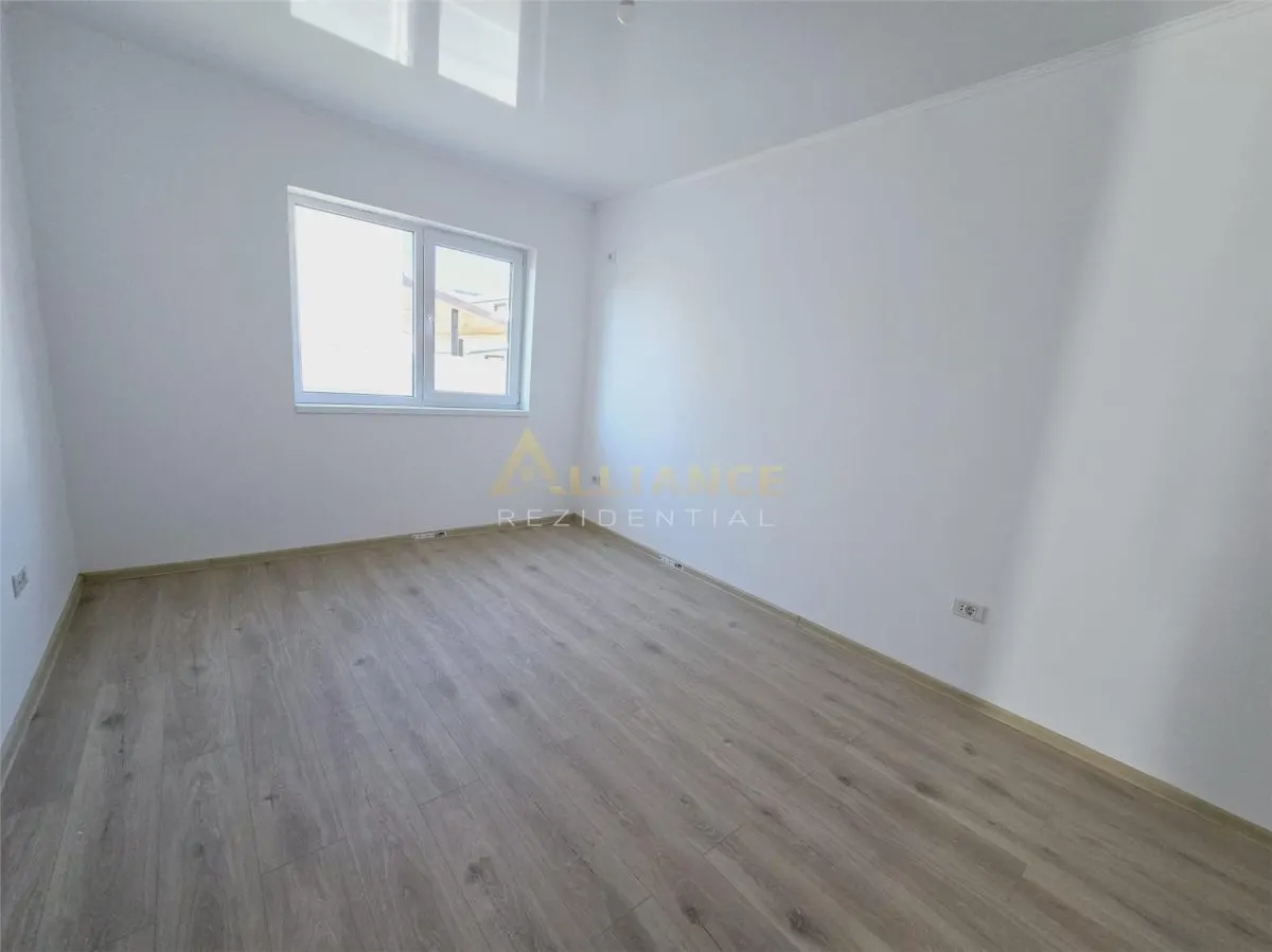 Vila tip duplex - 4 camere - 2 bai - pod - beci - foto 8