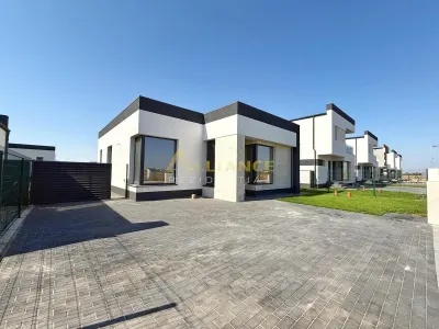 Casa moderna parter / 3 Camere / 2 Bai / Dressing / 2 minute STV - Berceni