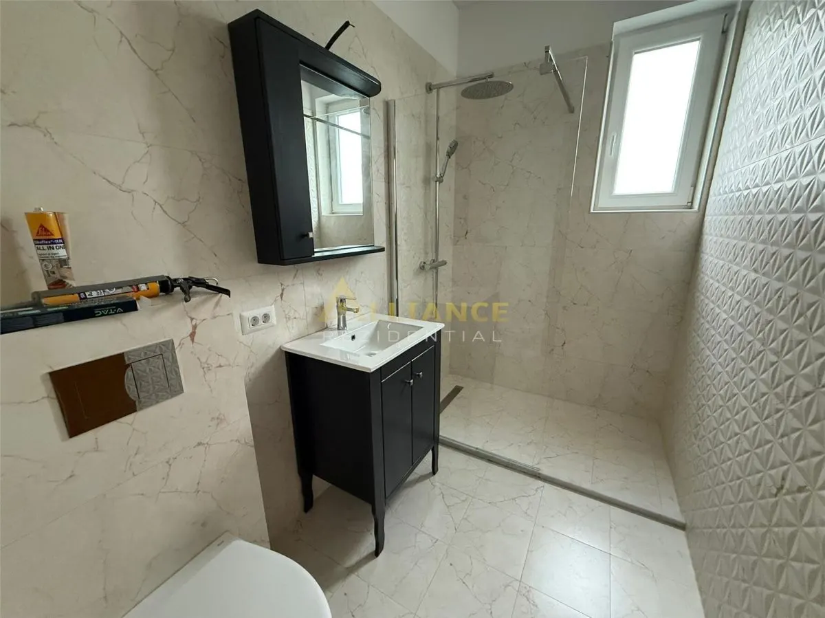 Casa moderna parter / 3 Camere / 2 Bai / Dressing / 2 minute STV - foto 11