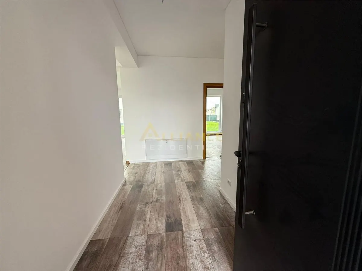 Casa moderna parter / 3 Camere / 2 Bai / Dressing / 2 minute STV - foto 6
