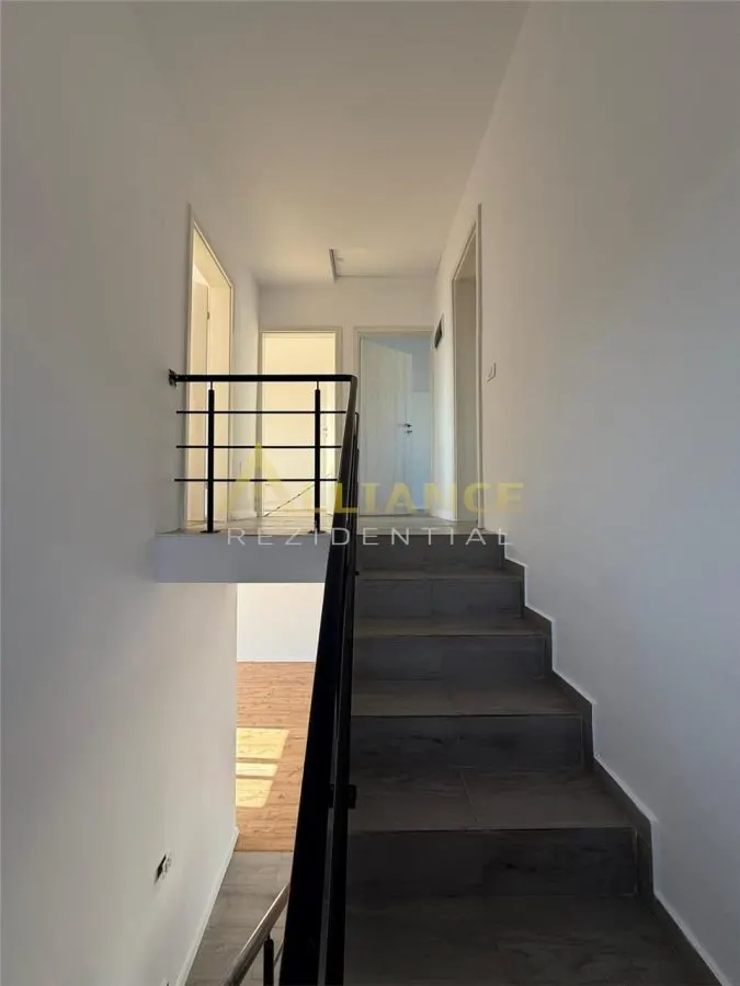 Vila individuala / 4 Camere / 2 Bai / Teren 300 mp - foto 10