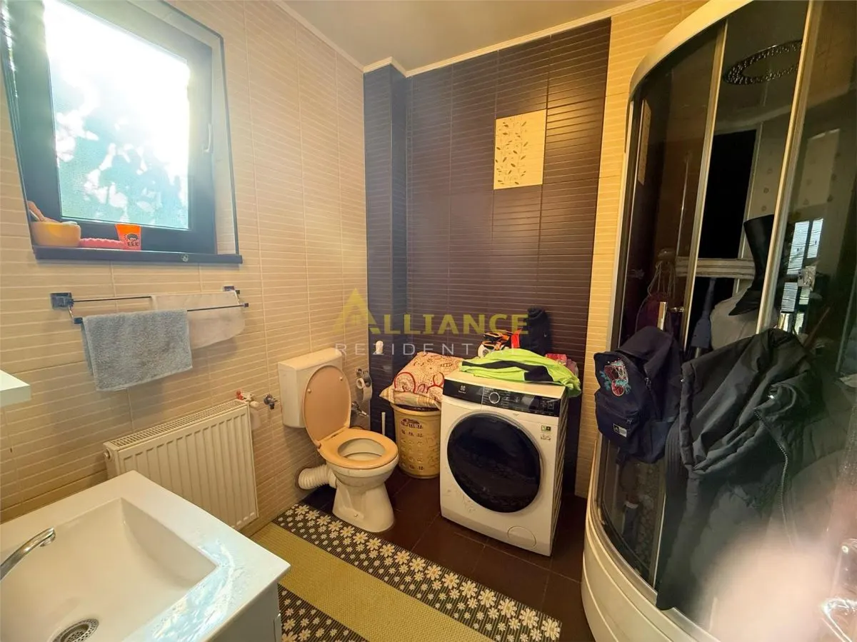 Duplex Mobilat / 4 Camere / 2 Bai / Teren 200 mp - foto 25