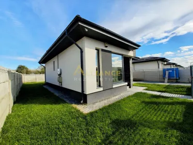 Casa Individuala / 3 Camere / 2 Bai / Pompa de caldura / Panouri solare - foto 3
