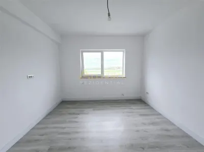 Rate la dezvoltator- 4 camere - 3 bai - apa curenta - foto 3