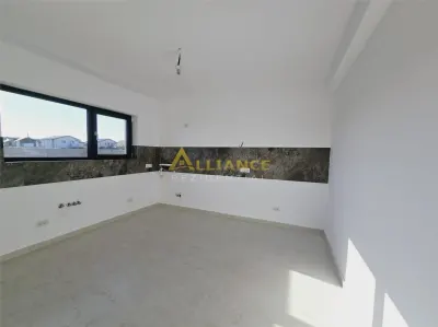 Ansamblu - Vila individuala - 5 camere - 3 bai - dressing - curte amenajata - foto 6