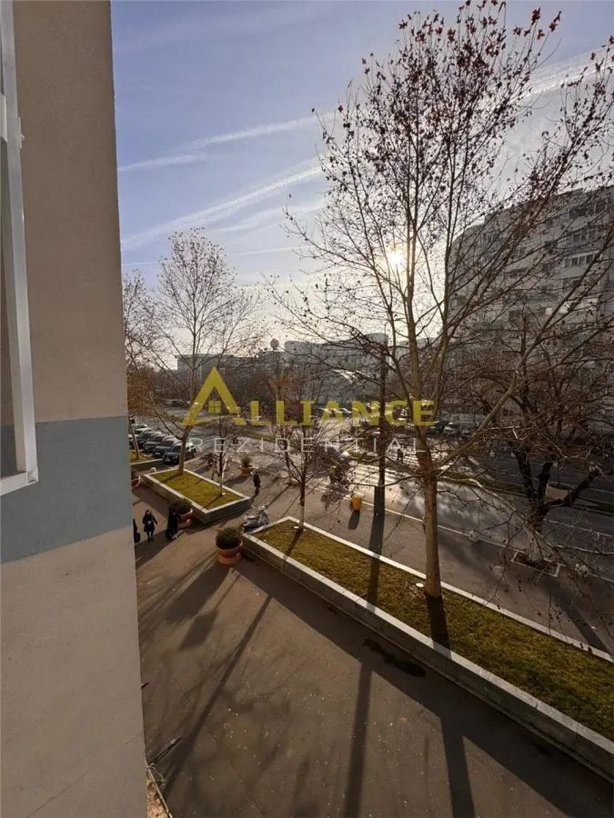 Apartament cu 3 camere, 73 mp, complet renovat - Sos. Berceni / Metrou Aparatorii Patriei (300 m) - foto 16
