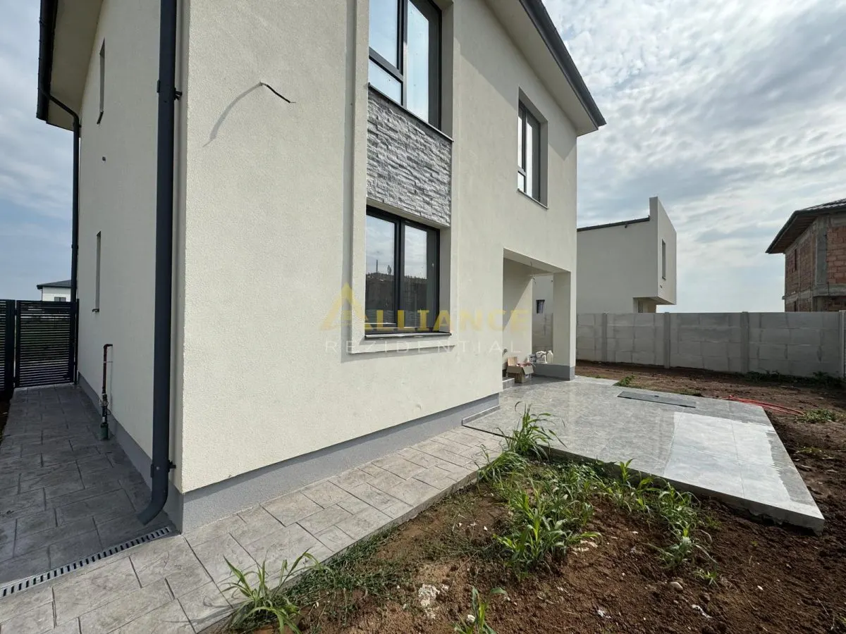 Casa de vanzare | Teren 350 mp | 4 camere | Dormitor cu baie proprie | - foto 2