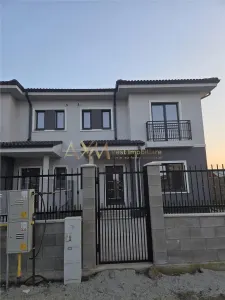 Vanzare 1/2 duplex 5 camere - foto 1