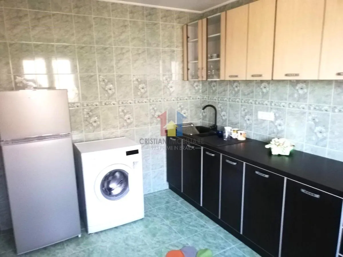 MOBILAT - UTILAT  4 camere, 53 mp, cu balcon, etaj 2,  Hipodrom - foto 1