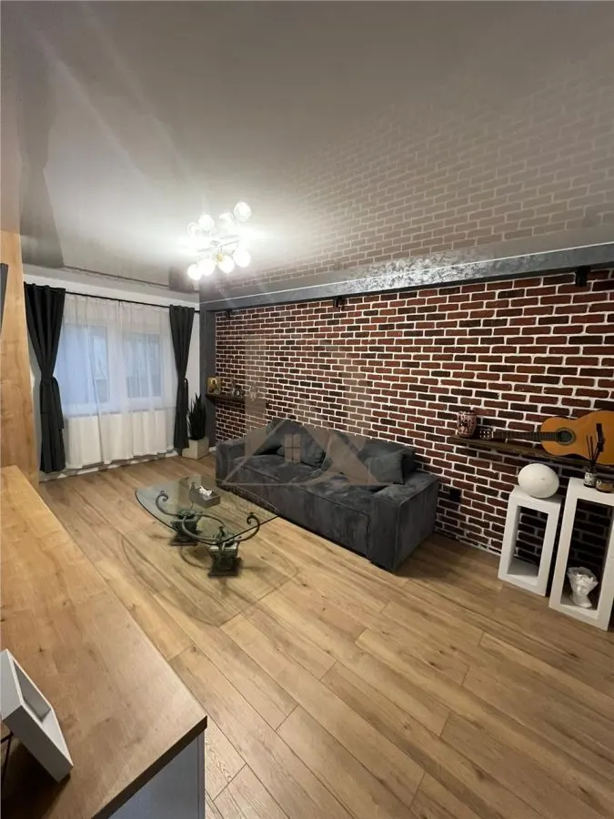 Sf. Lazar - Palas , 2 camere , amenajat la cheie ! - foto 1
