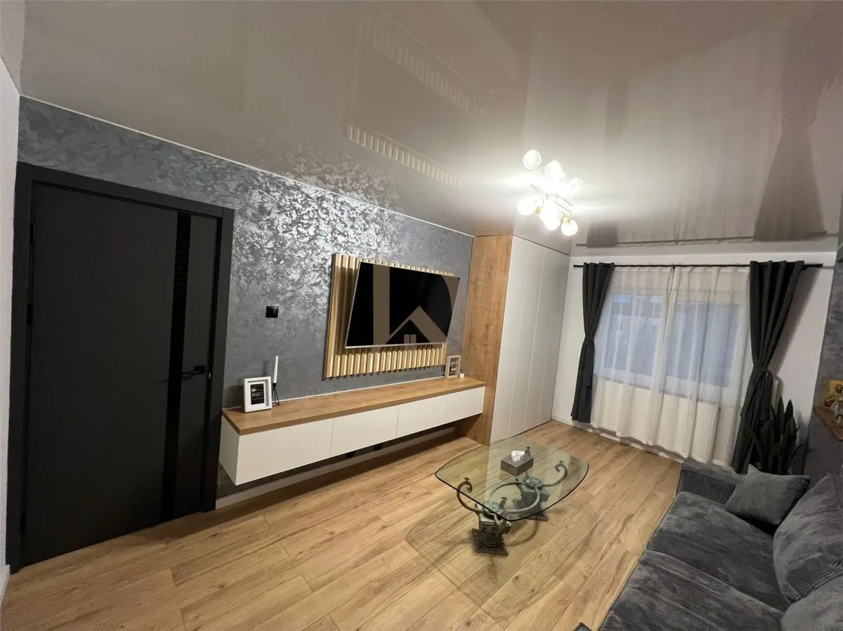 Sf. Lazar - Palas , 2 camere , amenajat la cheie ! - foto 4