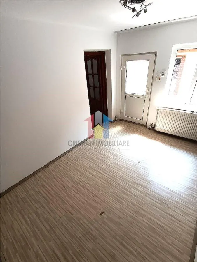 Casa 5 camere Pretabila 2 Familii, teren 176 mp, Bld Dorobantilor - foto 12