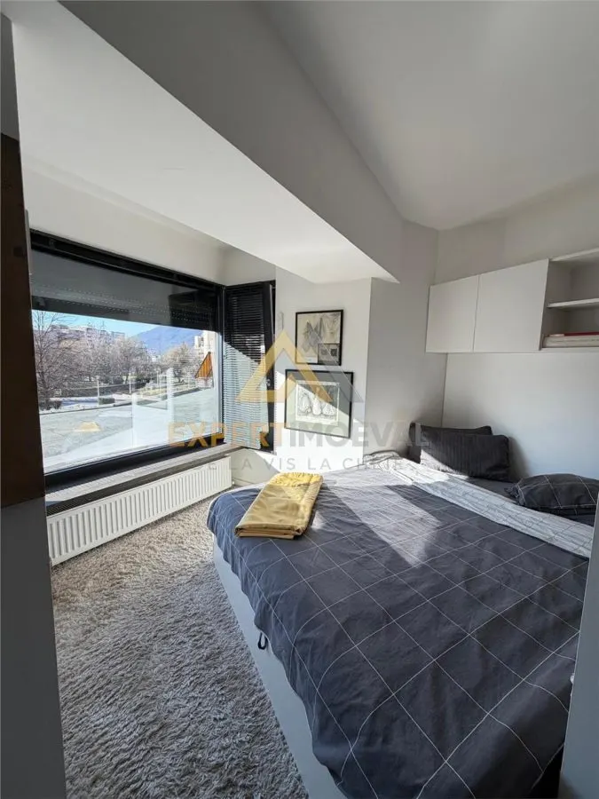 Vand apartament cu 2 camere Ultracentral vedere in parcul Mara - foto 1