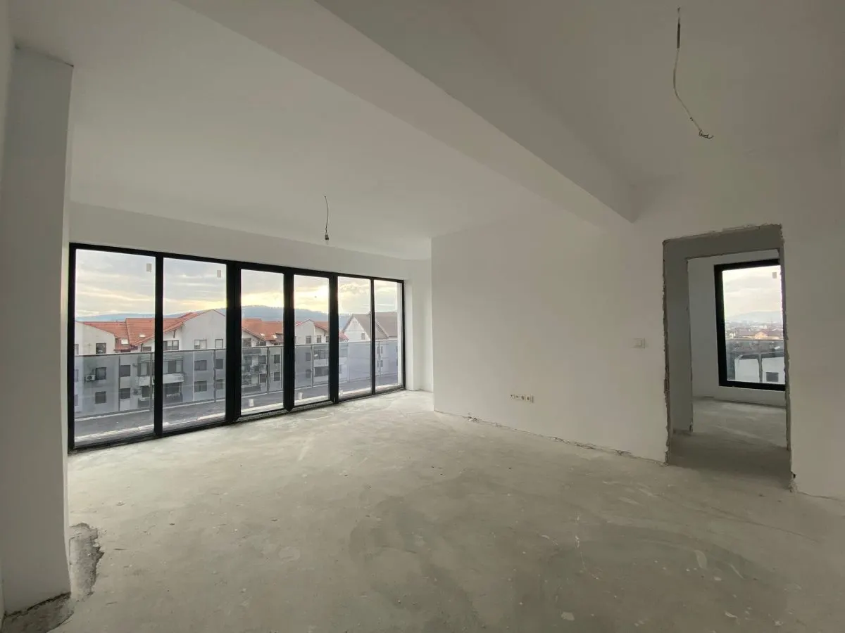 APARTAMENT 4 CAMERE | DECOMANDAT | ZONA RESTAURANT GIULIA - foto 1