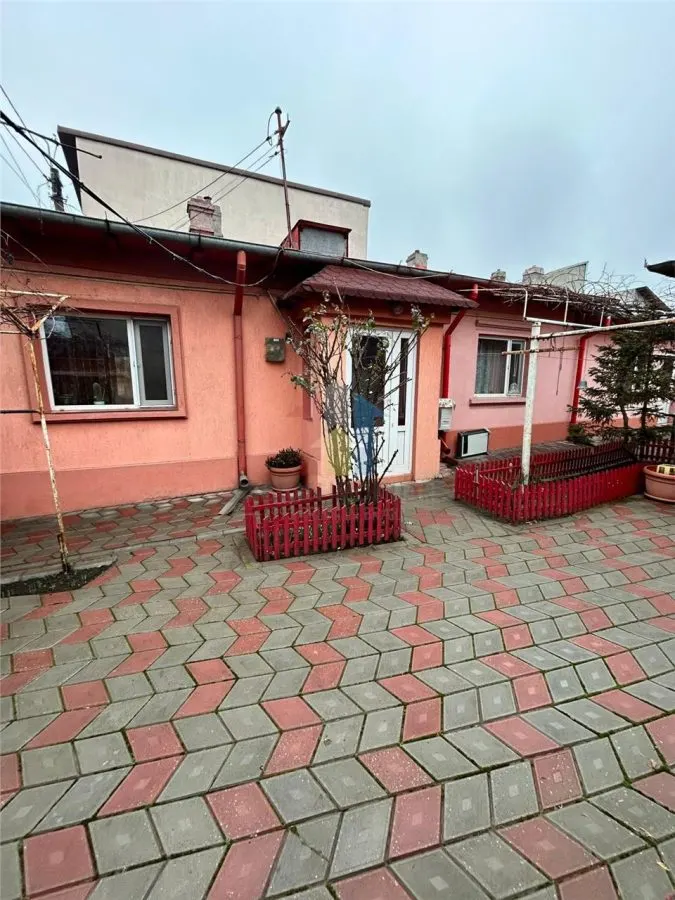 Casa Renovata 114mp, teren=183mp intre Garii si C.Galati - foto 1