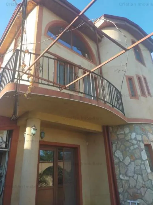 Vila P+1 +M 4 camere  construita din caramida zona Islaz - foto 2