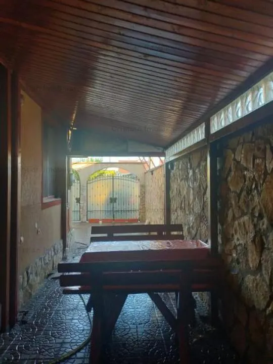Vila P+1 +M 4 camere  construita din caramida zona Islaz - foto 8