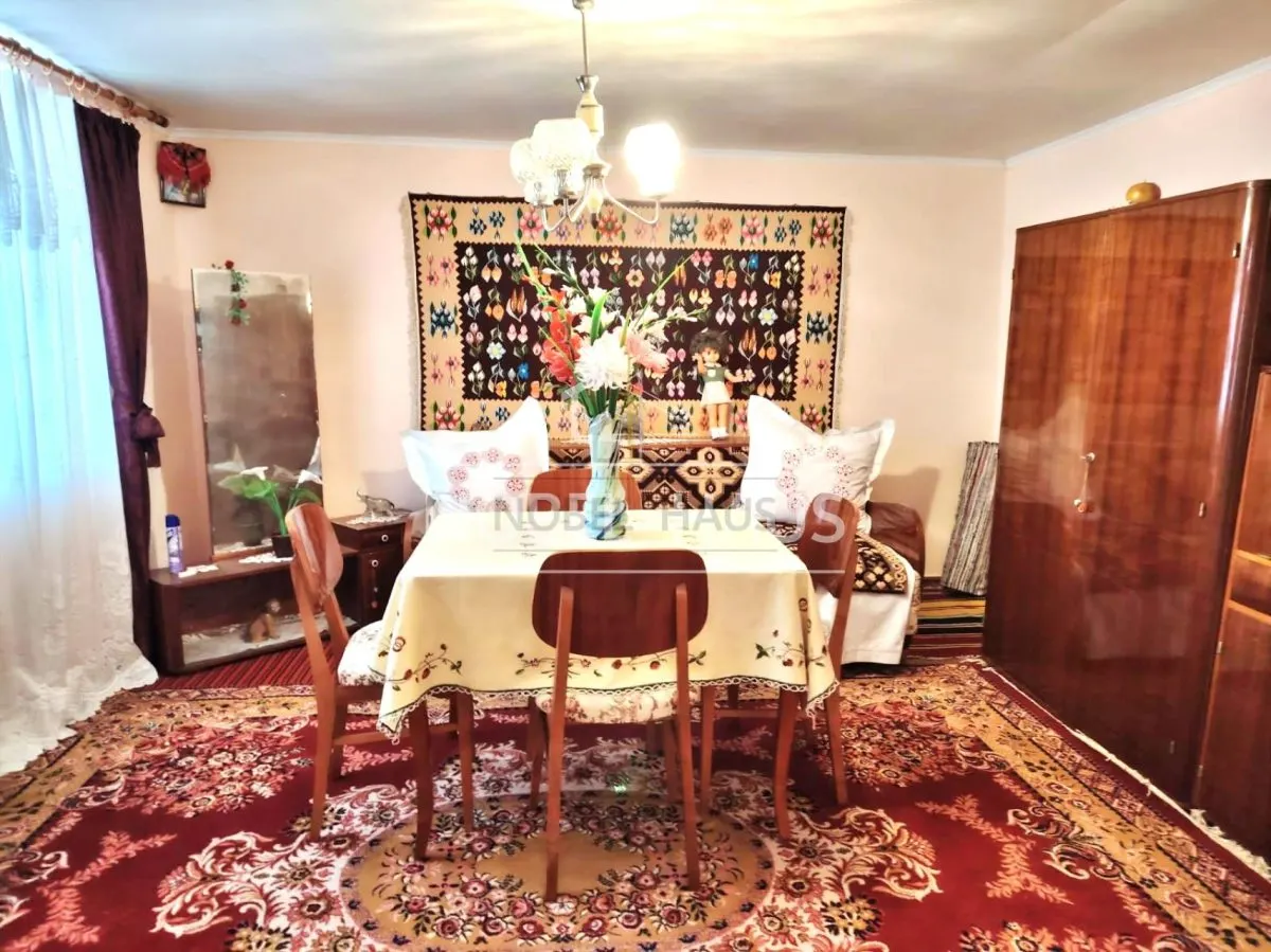 Casa la tara si teren intravilan, in sat Carja, jud Vaslui - foto 11