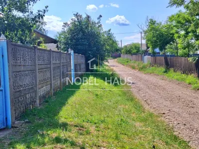 Casa la tara si teren intravilan, in sat Carja, jud Vaslui - foto 17